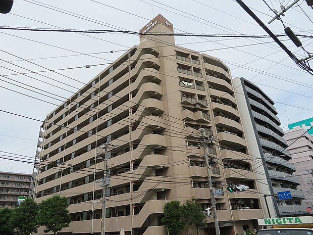 RC造地上11階建てマンション「クリオ新横浜弐番館」の2階部分のお部屋をご紹介します。