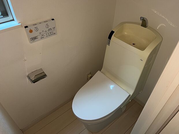 快適な温水洗浄便座付きのトイレが各階にあり、生活動線にこだわった仕様が嬉しいですね。