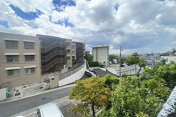バルコニーからの眺め（南西方向）［2026年8月15日撮影］
