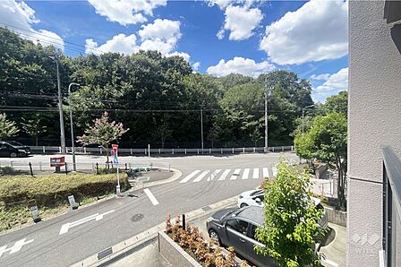 バルコニーからの眺め（西方向）［2026年8月17日撮影］