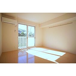 ラシェリール　III 106 1階1Kのリビング/ダイニング