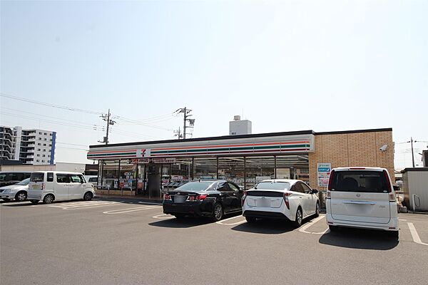画像3:ローソン足利朝倉町店(204m)