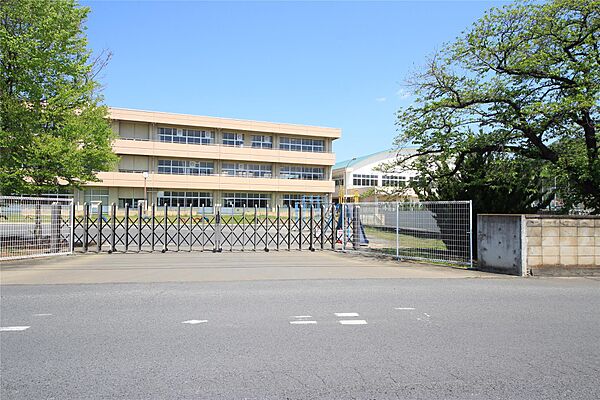 足利市立三重小学校(1、151m)