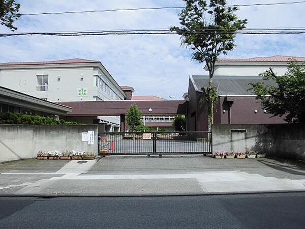 画像3:足利市立けやき小学校(379m)