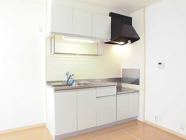 画像11:吊り戸棚付きの使いやすいキッチン！