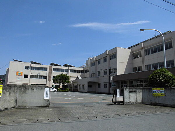 足利市立青葉小学校（1272m）