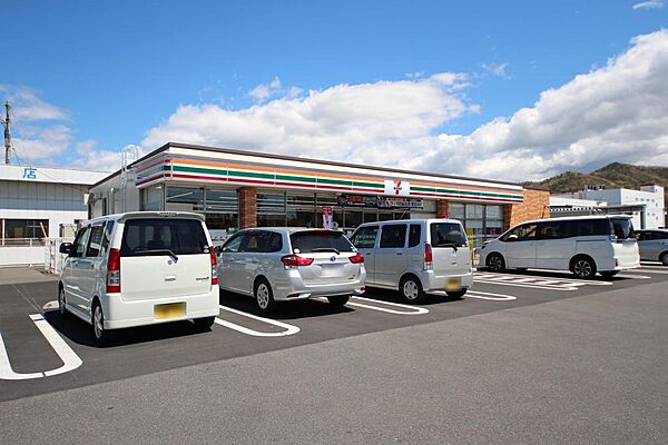 セブンイレブン足利芳町店（745m）