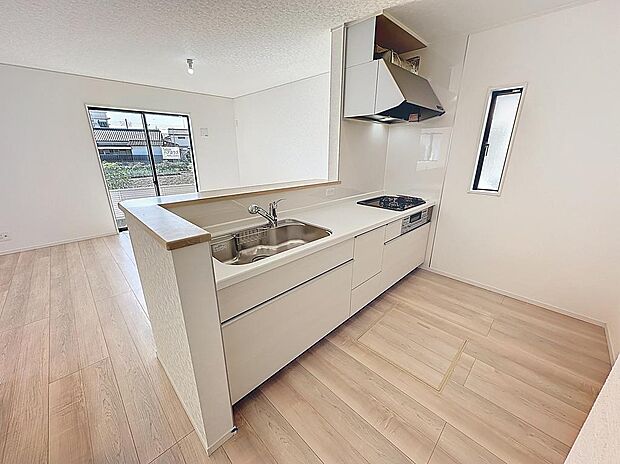 オープンキッチンのため圧迫感も無く見晴らし良好　