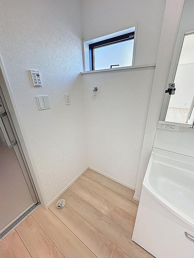 ドラム式洗濯機も置けるスペースがあります　