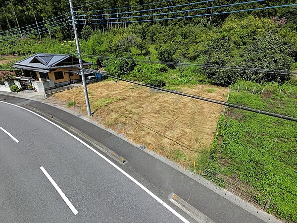 歩道もあり通学なども安心です(　^^　)