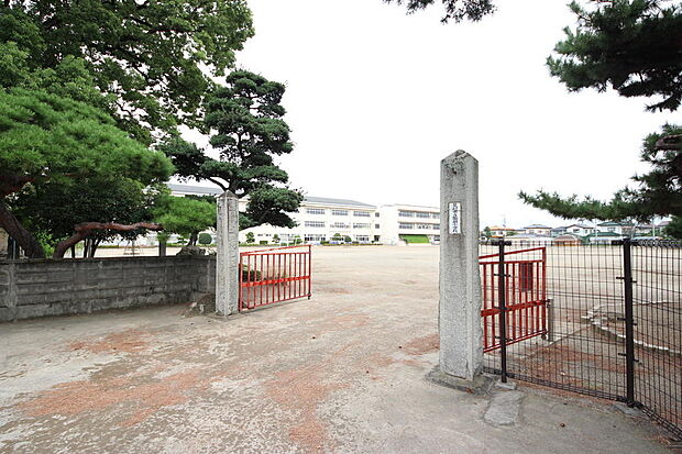 足利市立御厨小学校(1352m)