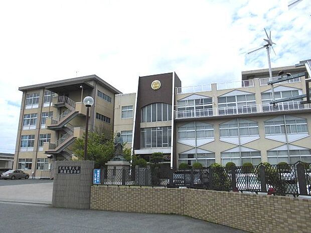 私立足利大学附属高校(704m)