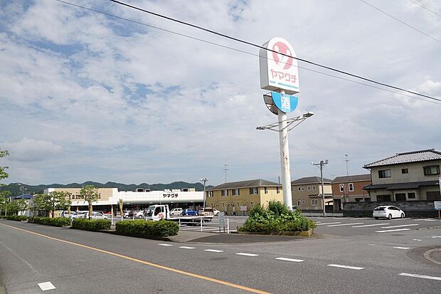 ヤマグチスーパー北郷店(600m)