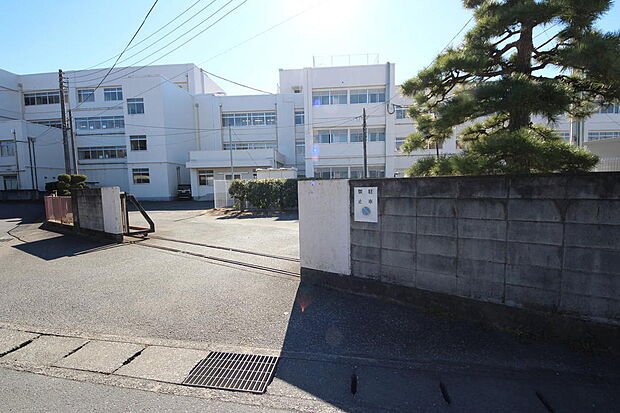 足利市立山前小学校(878m)