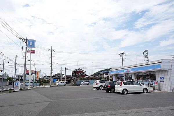 ローソン足利八椚町店（356m）