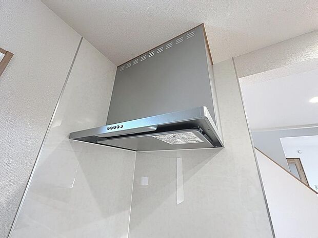 機能的なワークスペースを実現した対面式キッチン