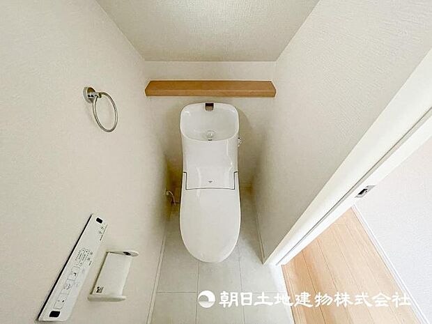 トイレは1階2階に付いております。朝家族で取り合いしなくていいですね！