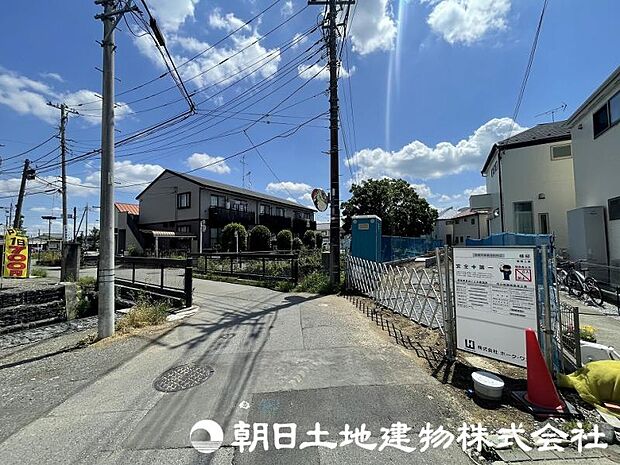 交通量の少ない閑静な住宅街ですので、小さなお子様がいらっしゃるご家庭でも安心してお住まいになれます。