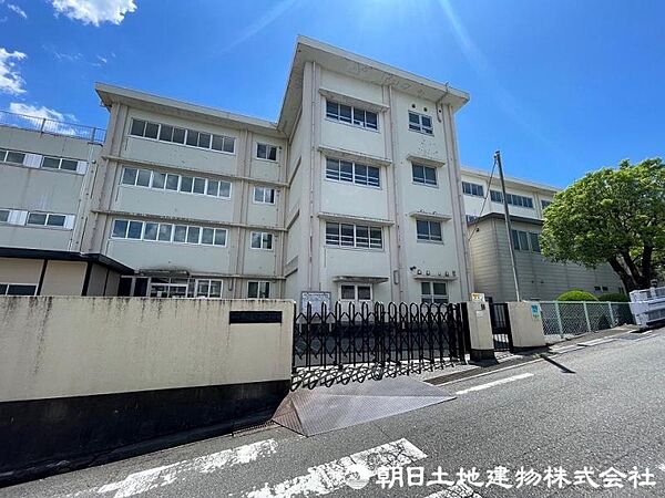 川崎市立富士見小学校まで約650m