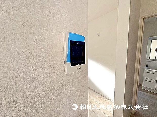TVモニター付きインターホンで来客者の顔が確認できるので、安心ですね！