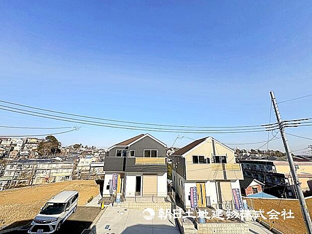 バルコニーからの景色！晴れた日中も夜景も綺麗で気分もさっぱりリフレッシュできそう！