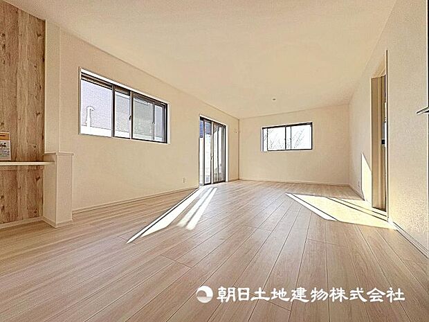 リビングはご家族様の団らんの場。やすらぎの空間をご体感ください。