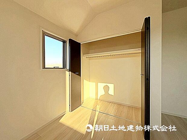 荷物はすべてお部屋の収納スペースに！お部屋がスッキリ広く使えます！