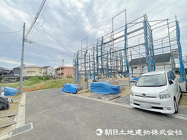 前面道路は広いので、お車の出し入れが苦手なママや小さなお子様にも安心です！