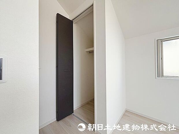 各お部屋に収納スペースがあり、お部屋の中をスッキリ片付けられます。