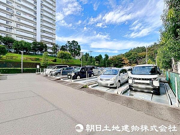 駐車場は広々しており、駐車し易いです！