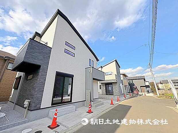 交通量の少ない閑静な住宅街ですので、小さなお子様がいらっしゃるご家庭でも安心してお住まいになれます。