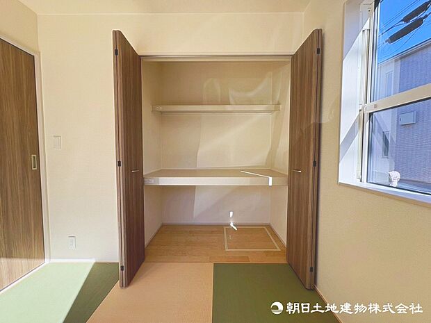 お布団はもちろん、たくさん収納できる大容量の押入れです!