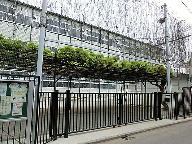 上作延小学校まで約600m、徒歩8分