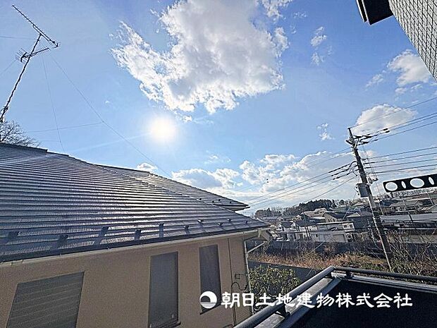 バルコニーからの景色！晴れた日中も夜景も綺麗で気分もさっぱりリフレッシュできそう！