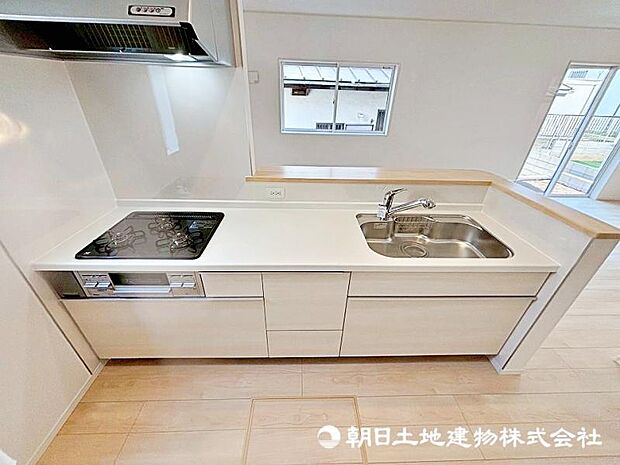 対面式カウンターキッチンは、料理をしながらでもご家族との会話を楽しめます！