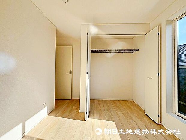 荷物はすべてお部屋の収納スペースに！お部屋がスッキリ広く使えます！