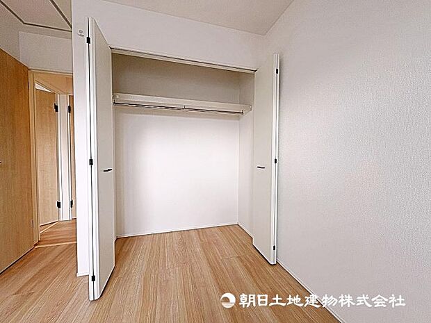 広い収納にはお布団をしまう余裕もございます。
