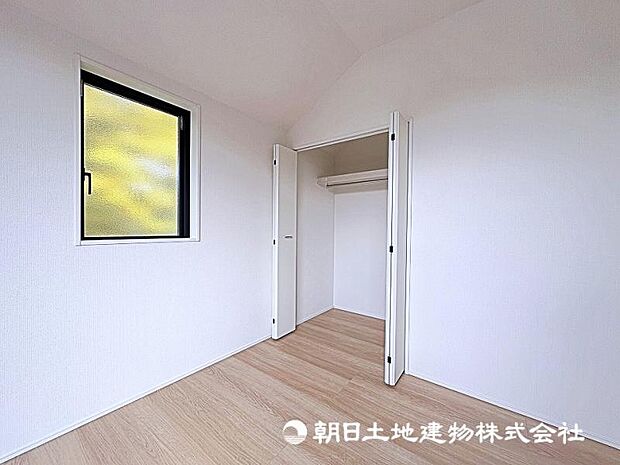 各お部屋に収納スペースがあり、お部屋の中をスッキリ片付けられますね