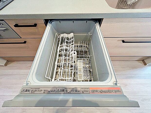 忙しい時、お皿洗いが面倒になってしまった時でも食洗器があればひと安心です！