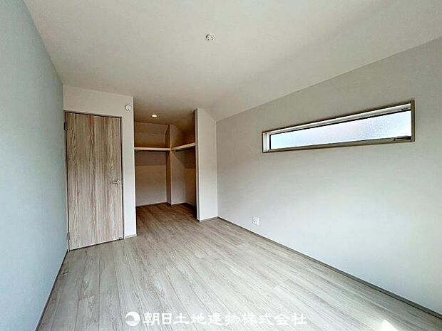 ウォークインクローゼットがあれば奥様の大切なお洋服もしわにならずに収納できますね！