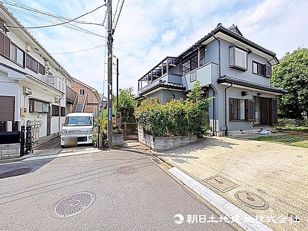 交通量の少ない閑静な住宅街ですので、小さなお子様がいらっしゃるご家庭でも安心してお住まいになれます。