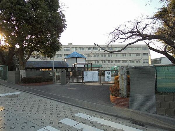 中川小学校まで約250m