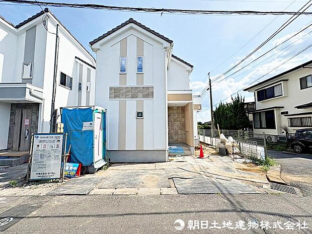 道路が広く開放感がございます!