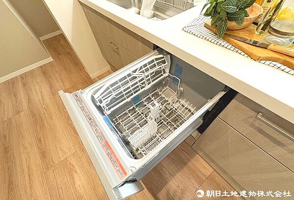 忙しい時、お皿洗いが面倒になってしまった時でも食洗器があればひと安心です！