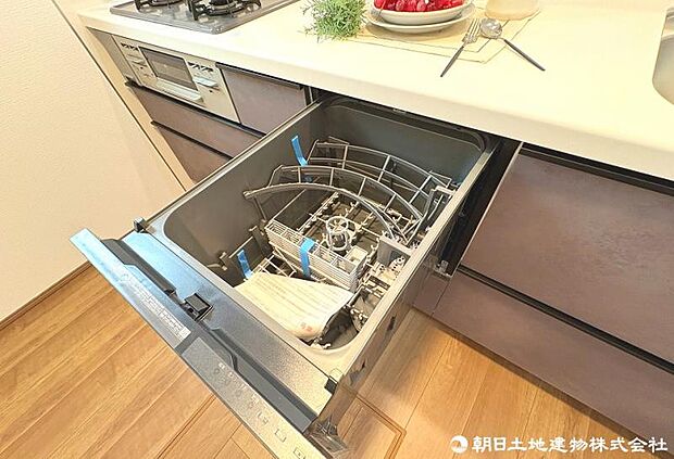 忙しい時、お皿洗いが面倒になってしまった時でも食洗器があればひと安心です！