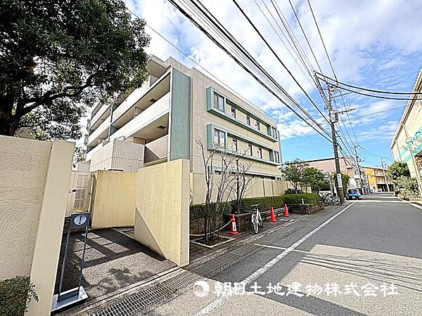 近隣・周辺環境や街並みなど、資料には掲載していない情報が現地にはたくさんあります。
