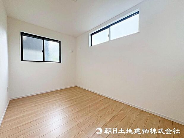 くつろぎの場として申し分ない各室5帖以上の空間を確保!
