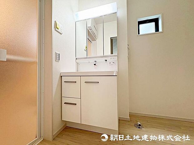 多彩な機能が備えられたパウダールーム。心地よいリフレッシュ空間です。