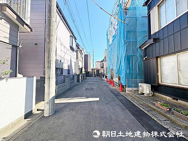 道路が広く開放感がございます!