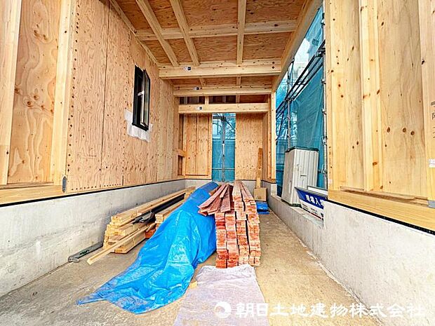 前面道路は広いので、お車の出し入れが苦手なママや小さなお子様にも安心ですね。